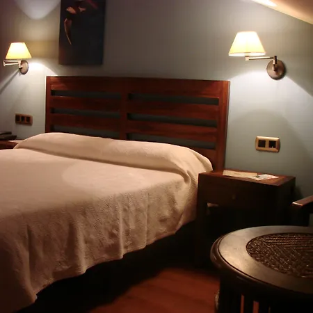 Отель Bufon De Arenillas 3*